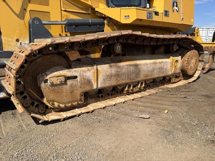 2017-deere-750k-image-25