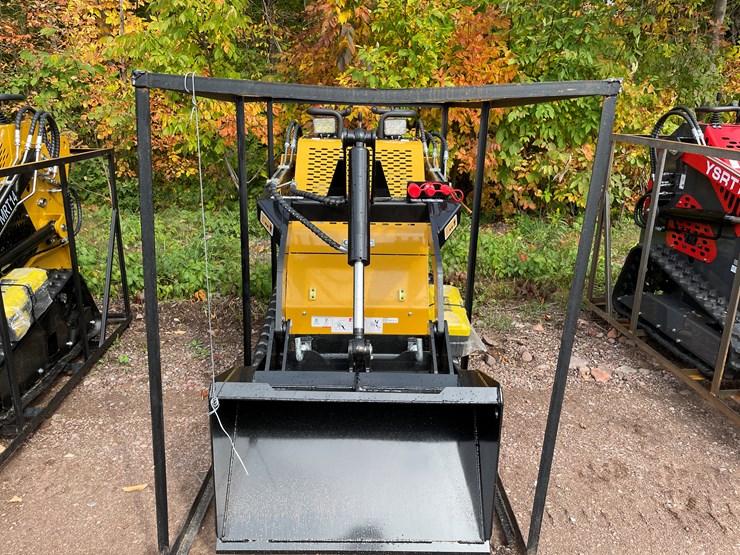 #8174-•-agt-compact-track-loader-image-2