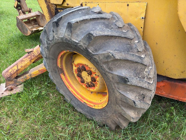 ford-backhoe-image-27
