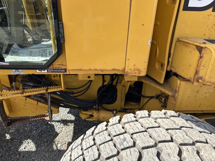 2001-deere-772ch-image-70