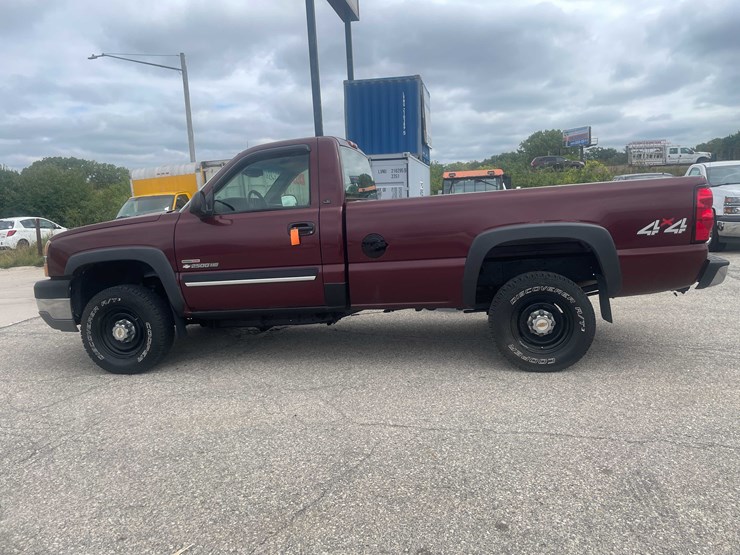 2003-chevrolet-silverado-2500-image-8