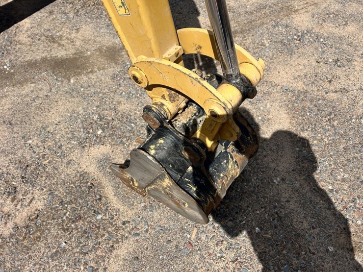 #1034-•-2023-caterpillar-302.7-cr-mini-excavator-image-10