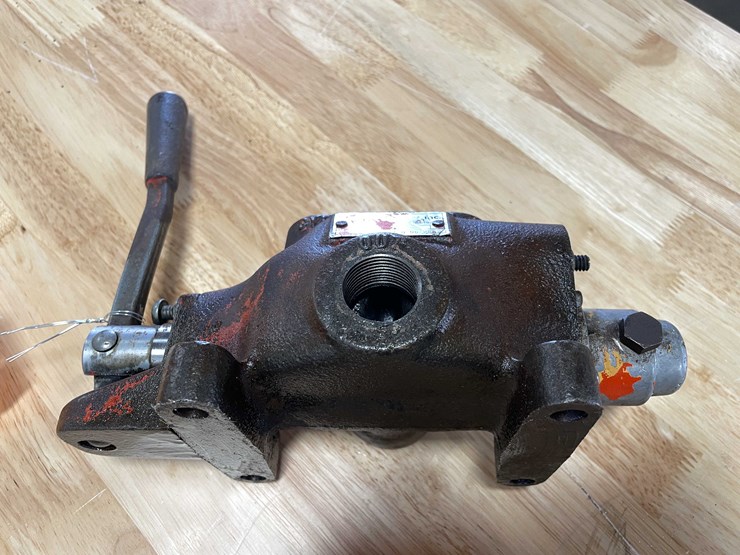 #5543-•-log-splitter-hydraulic-valve-(cw)-image-10