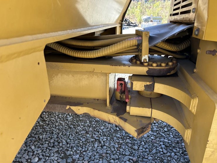 caterpillar-cb54-image-22