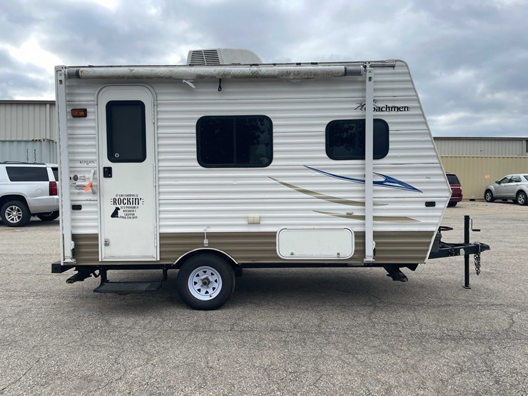 #1976-•-2012-coachman-camper-(no-title)-image-4