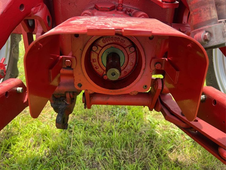 farmall-560-image-49