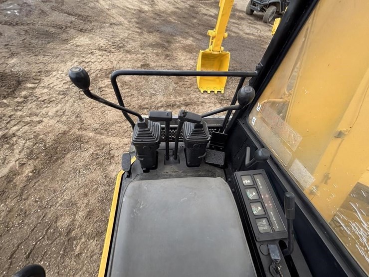 komatsu-pc50uu-1-image-25