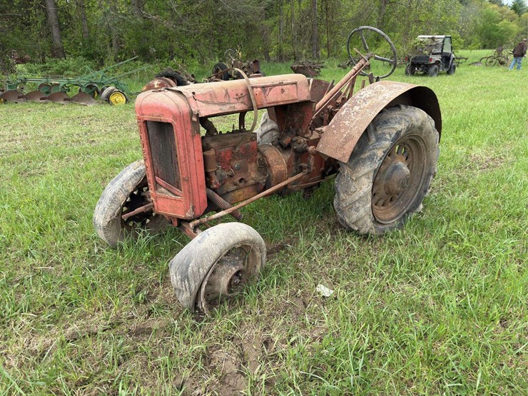 silver-king-r38-tractor-image-5