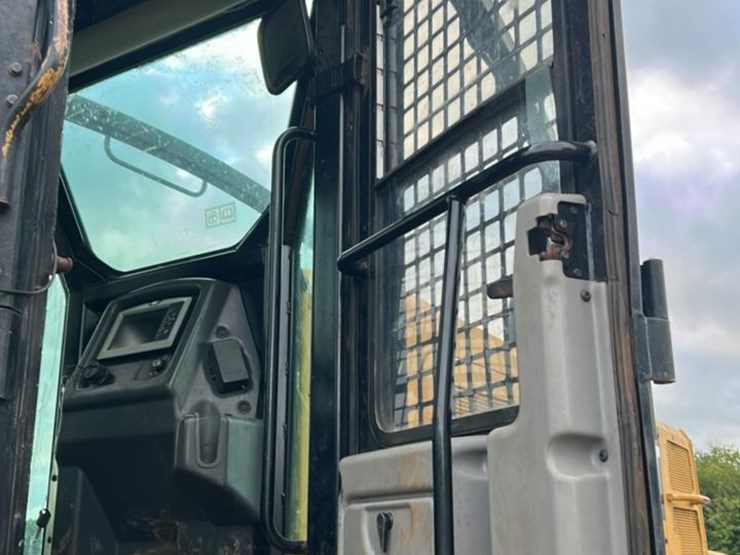 2018-caterpillar-535d-image-24