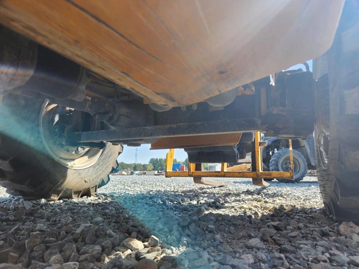 jcb-520-50-image-24