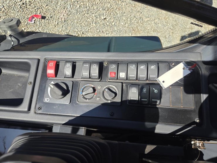2019-deere-344l-image-53