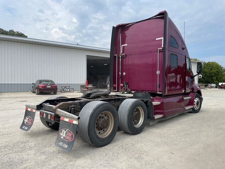 2013-kenworth-t700-image-5