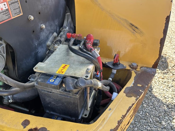 2016-deere-344k-image-54