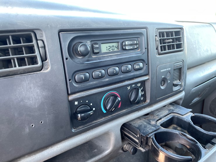 2002-ford-f550-xl-image-47