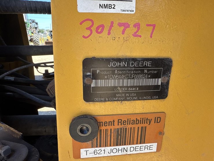 2018-deere-844k-image-77