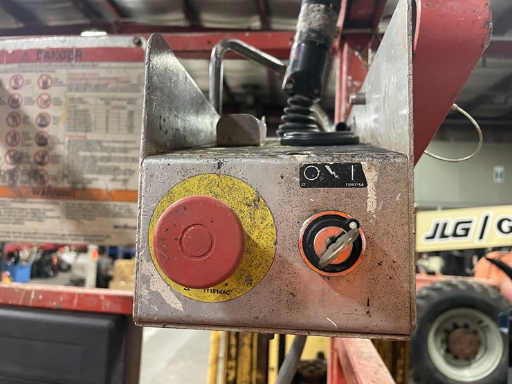 #1983-•-19'-scissor-lift-(e)-image-12