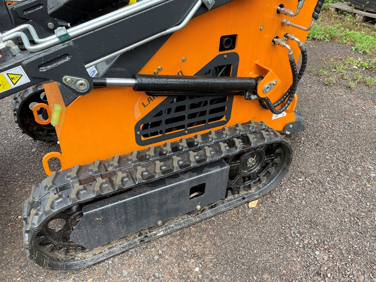 #8157-•-land-hero-mini-skid-steer-loader-image-9