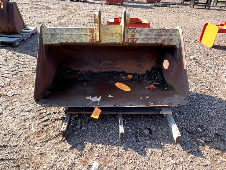 #8207-•-excavator-bucket-image-2