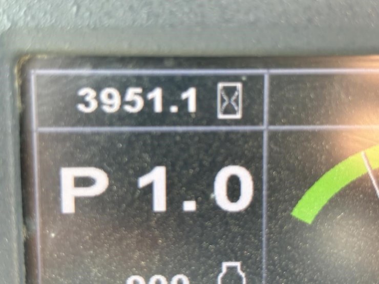 2017-deere-750k-image-78
