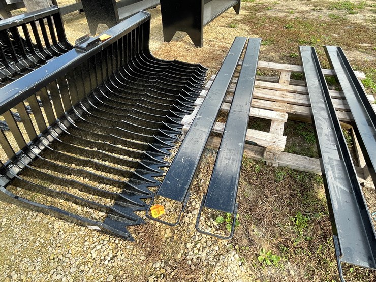 #3013-•-set-of-7'-pallet-fork-extensions-image-1