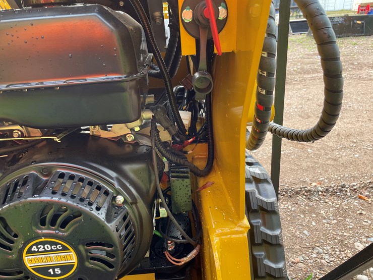 #8175-•-agt-compact-track-loader-image-22