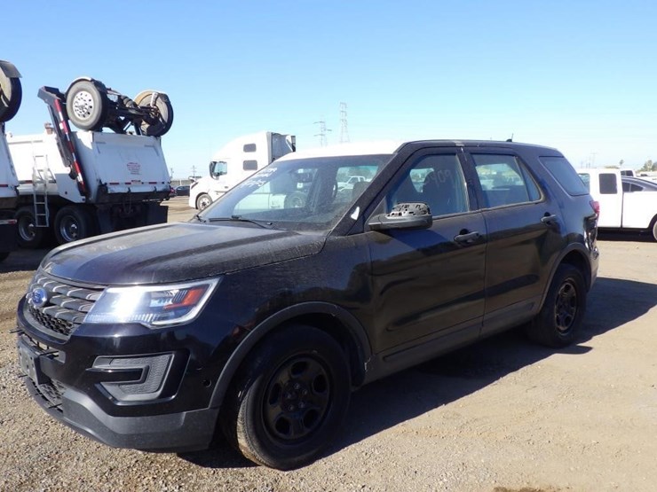 2019-ford-explorer-image-1
