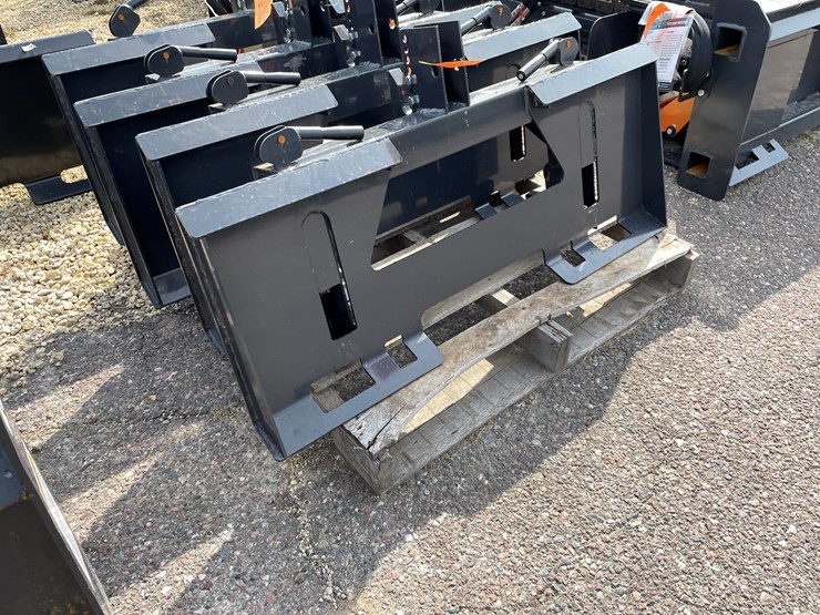 #3055-•-skid-steer-3-point-connecting-plate-image-2