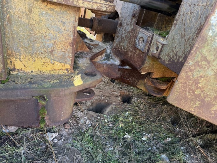 caterpillar-836-image-23