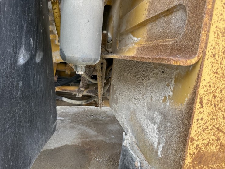 komatsu-hd465-5-image-14