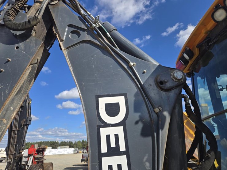 2015-deere-310sl-hl-image-53