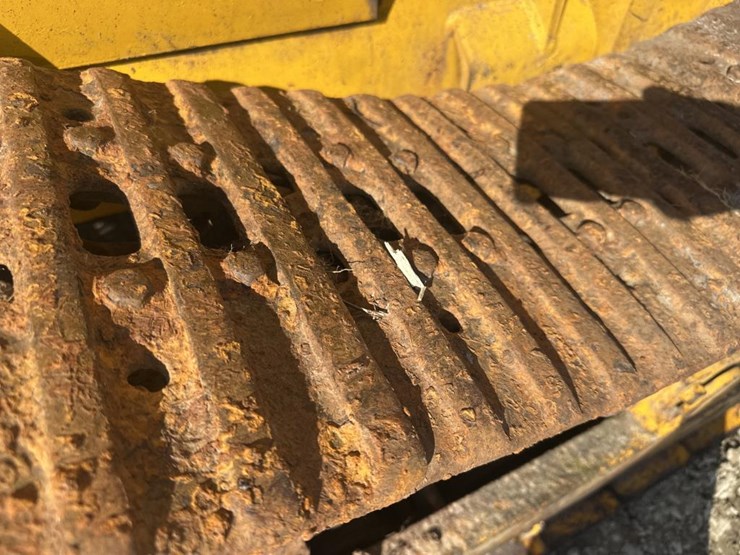 john-deere-300-image-48