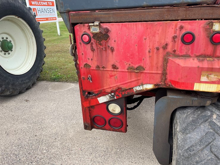 #1020-•-2002-moffett-piggy-back-forklift-image-9