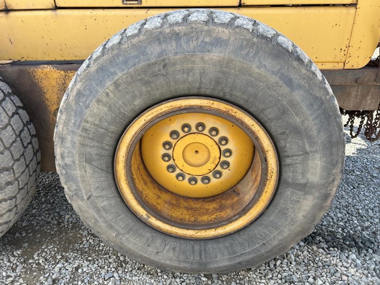 deere-770bh-image-108