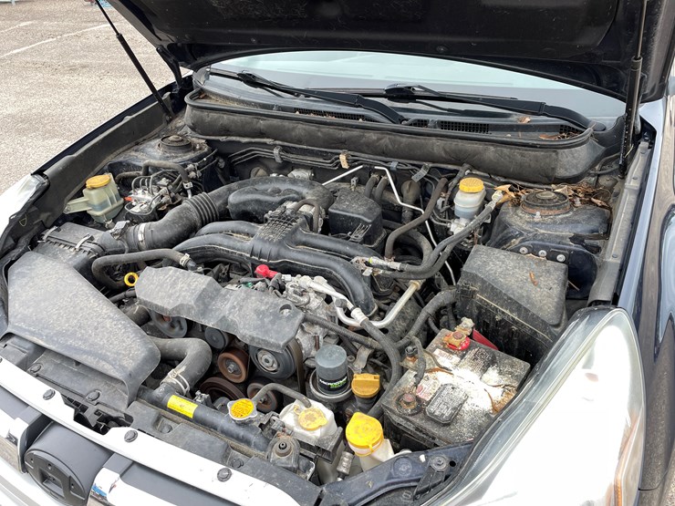 #1037-•-2014-subaru-outback-(wi-title-in-delay)-image-31