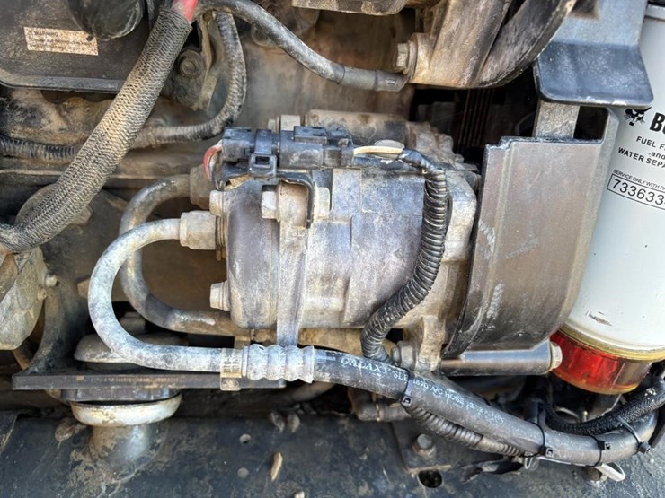 2021-bobcat-t770-image-42
