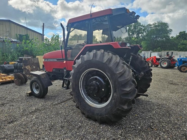 #2005-•-case-international-5140-tractor-image-3