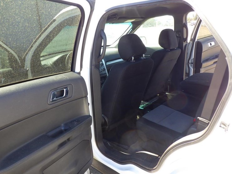 2015-ford-explorer-image-7