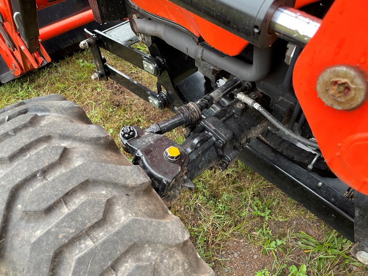 #8065-•-2024-bad-boy-4035ch-4wd-tractor-with-front-mount-berco-66"-snowblower-image-21