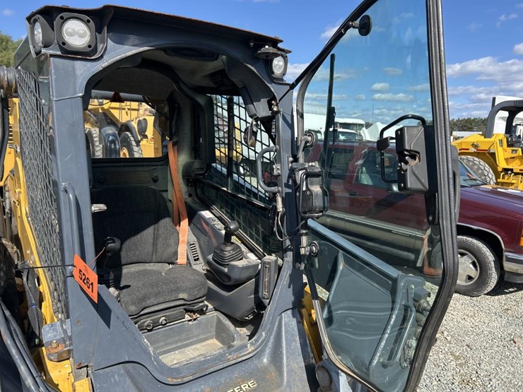 2018-deere-333g-image-38