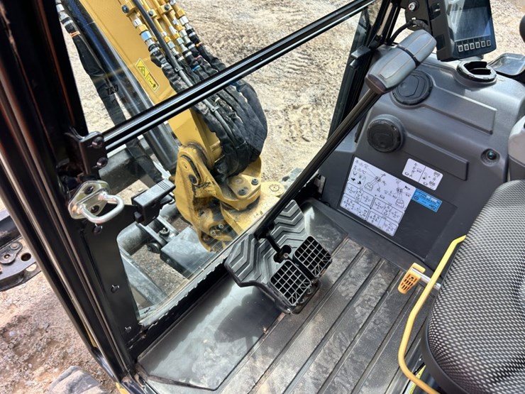 #1034-•-2023-caterpillar-302.7-cr-mini-excavator-image-42