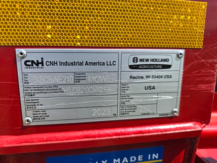 2023-new-holland-210-image-52