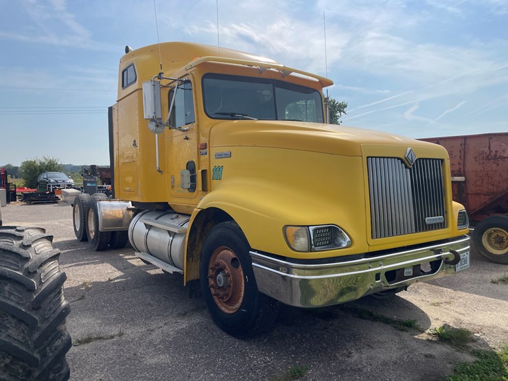 #1003-•-1997-international-semi-tractor-(has-wi-title)-image-3