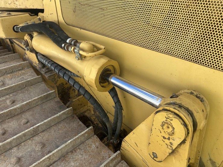 caterpillar-d4g-image-17