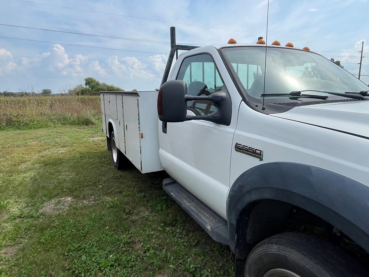 2006-ford-f550-image-18