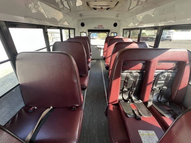 2009-chevrolet-express-school-bus-image-33