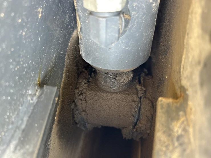 deere-318g-image-25