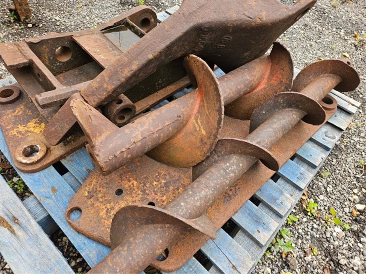 #2071-•-excavator-frost-tooth,-auger-&-plates-image-7
