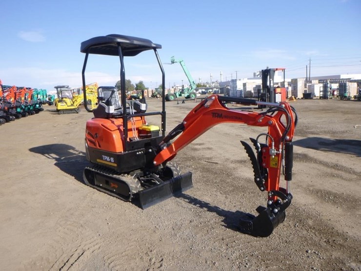 2025-tpm-16-hydraulic-excavator-image-2