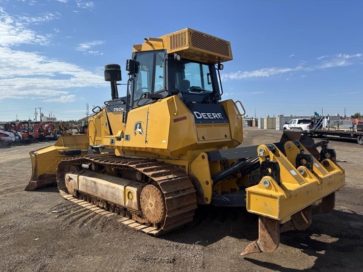 2017-deere-750k-image-4