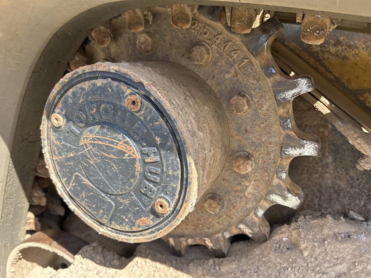 2018-deere-333g-image-54